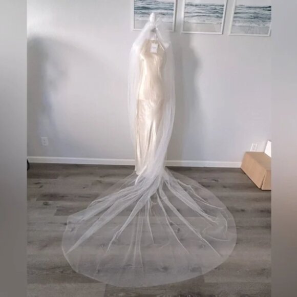 Cathedral Plain Wedding Veil main image 5